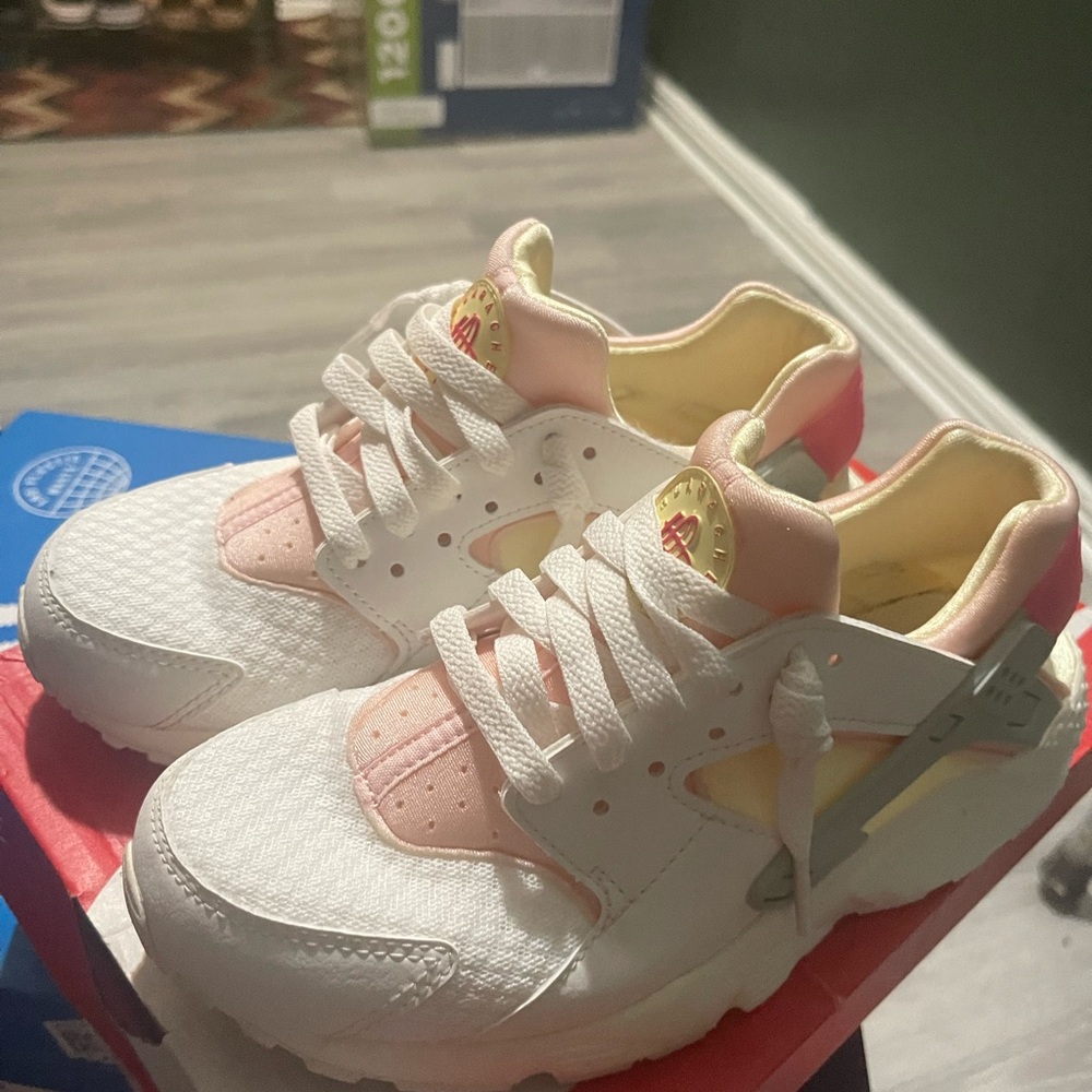 women’s nike sneakers